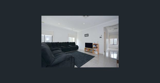 Stylish & Spacious 3-Bedroom Home in a Prime Craigieburn Location 6 Gateshead Street, Craigieburn - Photo 1