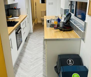 1 bedroom house of multiple occupation to rent - Photo 6