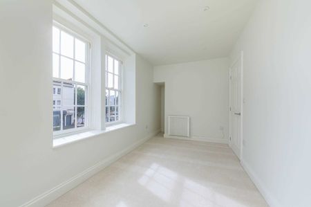 Piccadilly Place - Photo 3