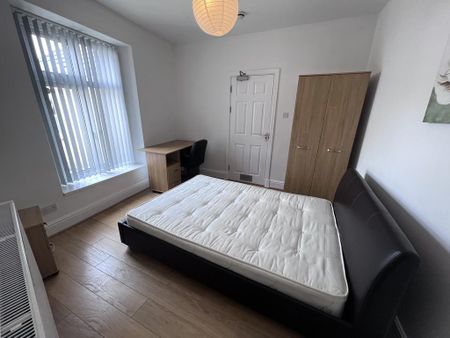 4 bedroom house share to rent - Photo 4