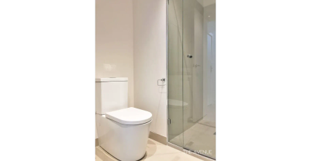 Modern Comfort Meets Prime Location - Perfect for Professionals & Families - Photo 4