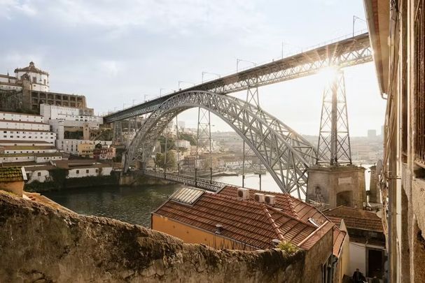 Escada dos Guindais, Porto, Braga 4000-276 - Photo 1