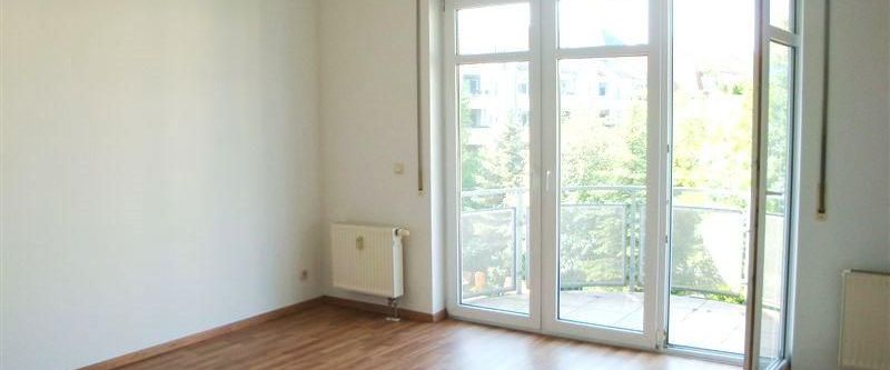 Lichtdurchflutete 2-Raumwohnung in Dresden-Striesen mit Blick ins Grüne & Südbalkon sucht Dich! - Foto 1