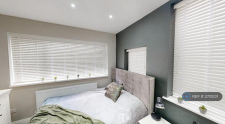 1 bedroom in a house share to rent - Photo 5