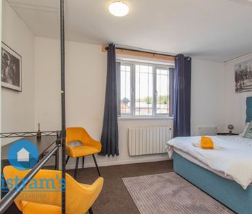 References Pending - 2 bed Apartment - Photo 6
