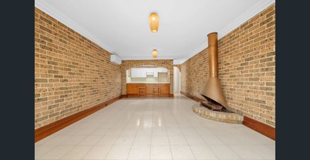 Three Bedroom Semi Detached Terrace! - Photo 2