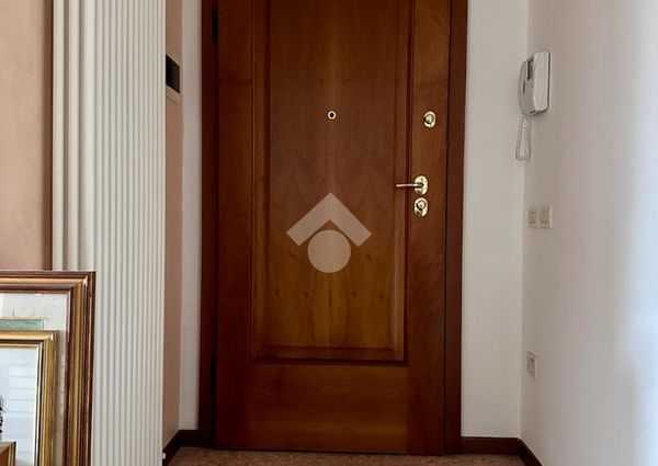 Porzione di bifamiliare in affitto