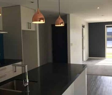 Modern Living - Photo 2