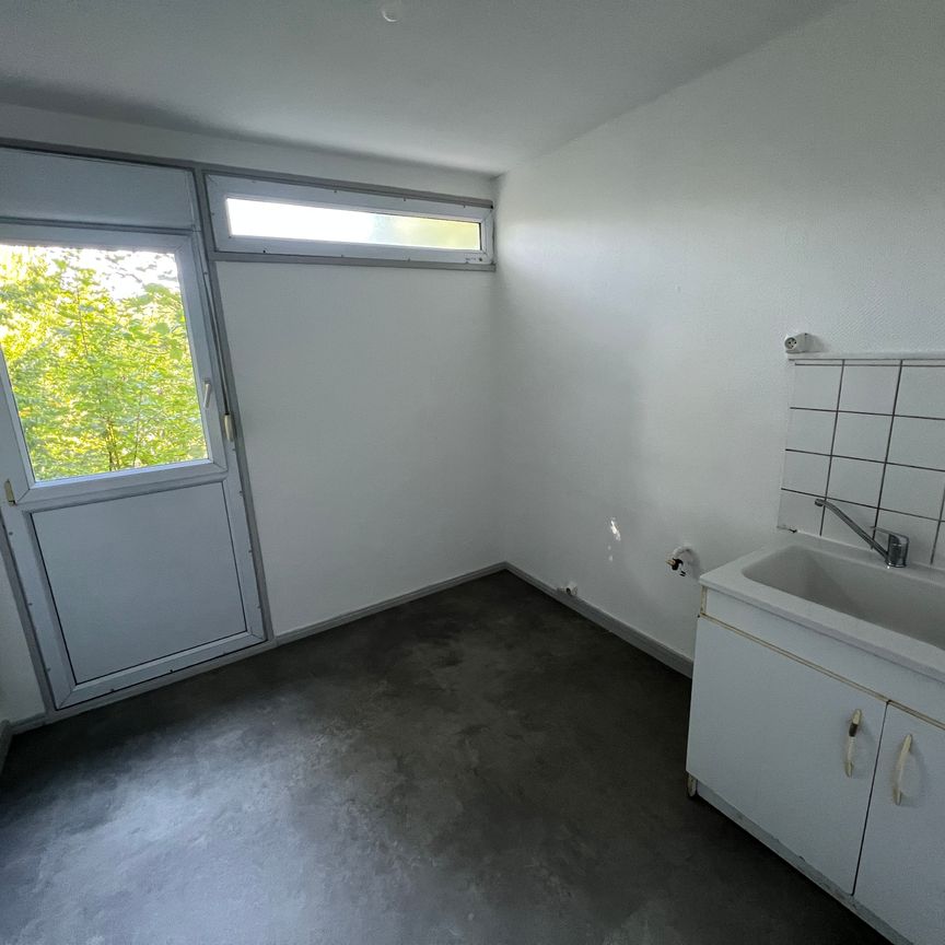 Location - Appartement T2 - 37 m² - Grand-Charmont - Photo 1