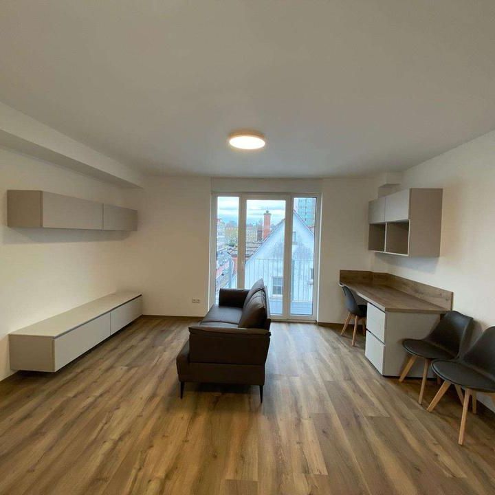 Vollmöblierte 1,5 Zimmer-Penthousewohnung in Top Lage Darmstadt!* - Photo 1