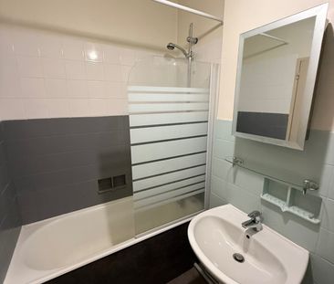 Location Appartement 3 pièces 71m² LAVAL 53000 - Photo 4
