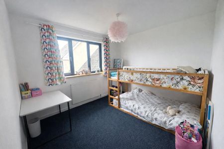 4 bedroom detached house to rent - Photo 2