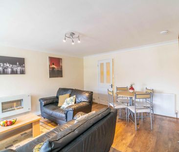 8 Melrose Close - Photo 1