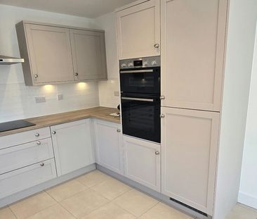 Detached house to rent on - Photo 4