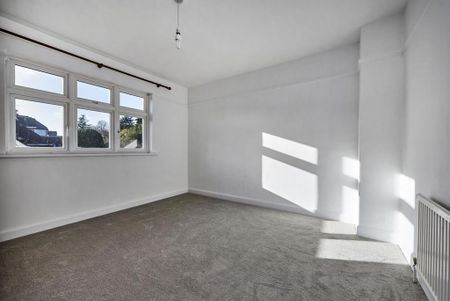 4 bedroom semi-detached house to rent - Photo 5