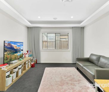 Marvellous, Meticulous & Magnificent Family Home In Wollert ! - Photo 2