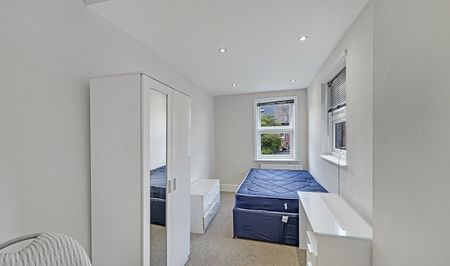 5-Bed Ensuite Student House - Photo 4
