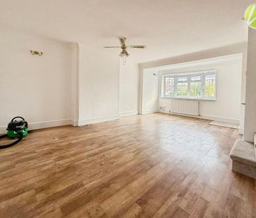 3 bedroom end of terrace house to rent - Photo 2