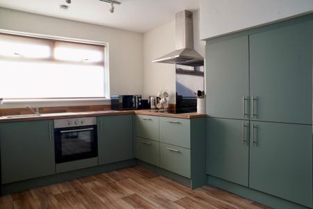 1 bedroom in a house share to rent - Photo 5