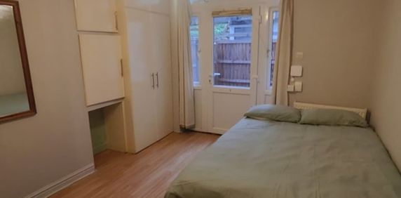 Studio Flat, Downs Road, LU1 - Photo 2