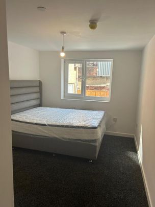 1 bedroom in a house share to rent - Photo 1