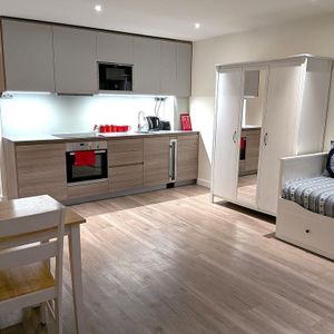 Studio to rent - Photo 2