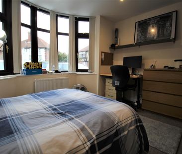 Greyshiels Avenue, Headingley, LS6 3DR, Leeds - Photo 1