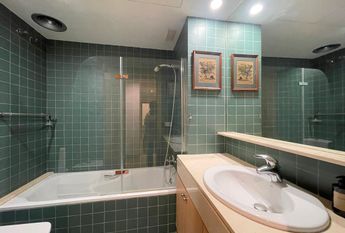 Apartamento amueblado de 3 dormitorios y 2 baños con patio en la Plaza de Cort, Palma.