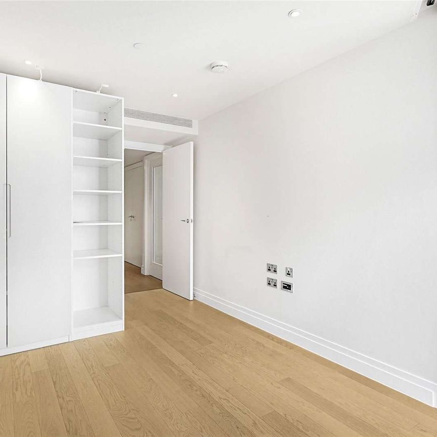 Furnished two bedroom flat located in Nine Elms - Photo 1