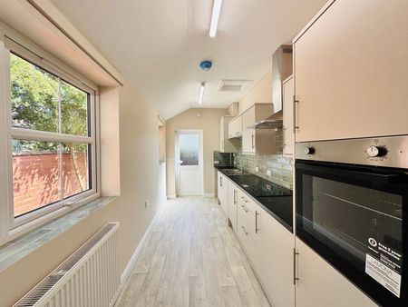 2 bedroom terraced house to rent - Photo 3