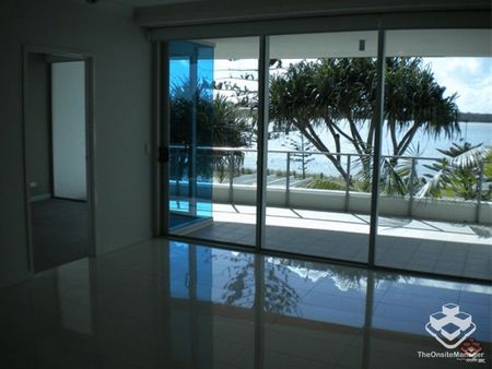 FURNISHED - 2 bedroom unit with Broadwater views - Photo 4