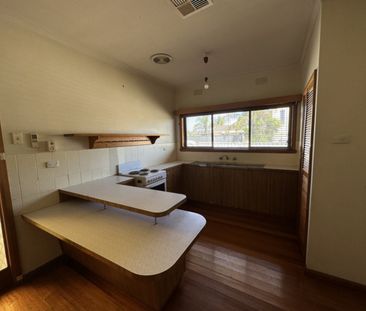 19 Kirsten Street, SHEPPARTON VIC 3630 - Photo 6