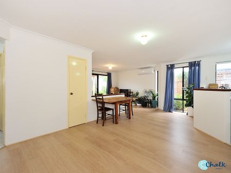BEAUTIFULLY PRESENTED FAMILY HOME!! - Photo 2