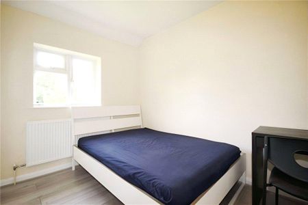 4 bedroom terraced house to rent - Photo 5