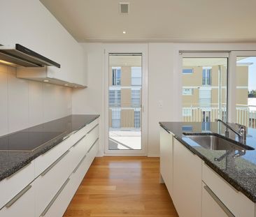 Helle 4.5-Zimmer-Wohnung mit Balkon an zentraler Lage in Kerzers - Photo 4