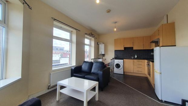 2 bedroom flat to rent - Photo 1