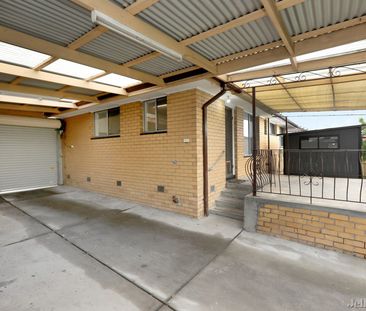 180 Casey Drive, Lalor - Photo 1