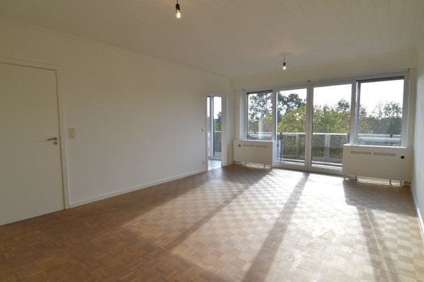 Gerenoveerd appartement met 2 slaapkamers in hartje Gullegem - Photo 1