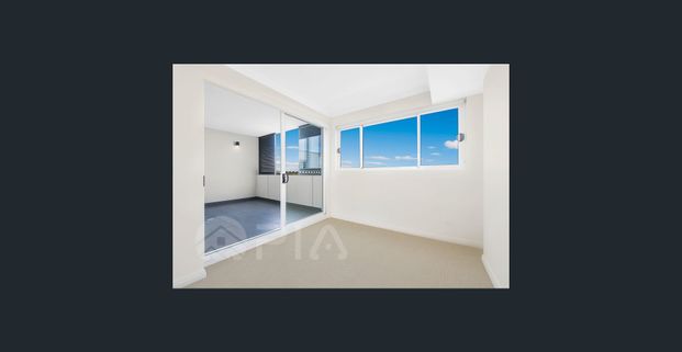 Nearly new boutique 1-bedroom plus study apartment now for lease - Photo 1