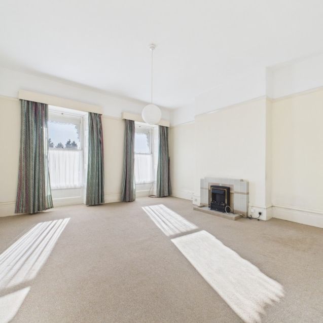 Suffolk Square, Cheltenham, GL50 - Photo 1