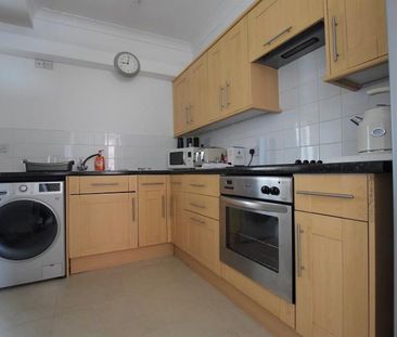 2 Bedroom End Terrace To Let - Photo 3