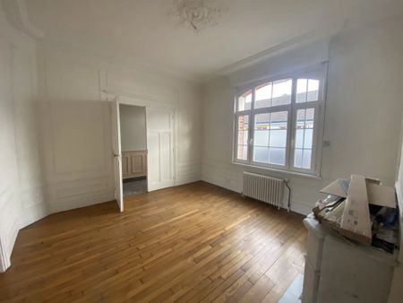 Location Maison 7 pièces 169 m2 à Saint-Quentin - Photo 2