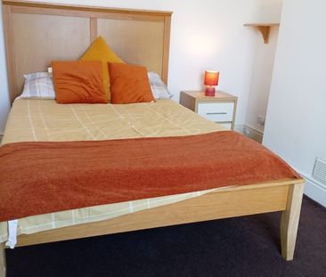 Room in a Shared House, Egerton Street, CH45 - Photo 1