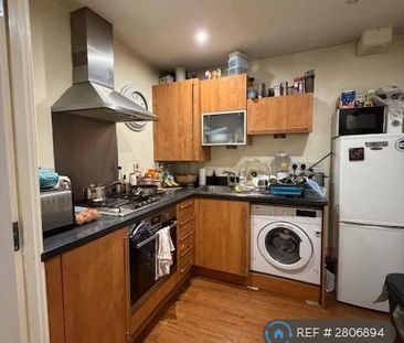 2 bedroom flat to rent - Photo 3