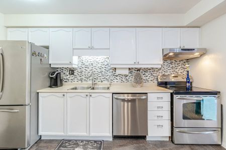 For Lease - 10 Mullis Crescent, Brampton, Ontario - Photo 3