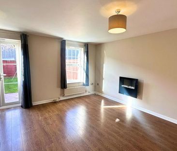 3 bedroom end of terrace house to rent - Photo 2