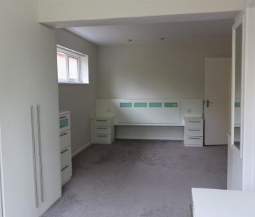 3 bedroom detached bungalow to rent - Photo 6