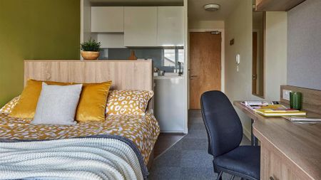1 bedroom in a flat share to rent - Photo 4