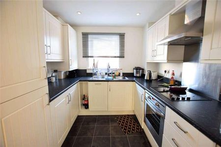 Hampden Crescent, Bracknell, Berkshire, RG12 - Photo 3