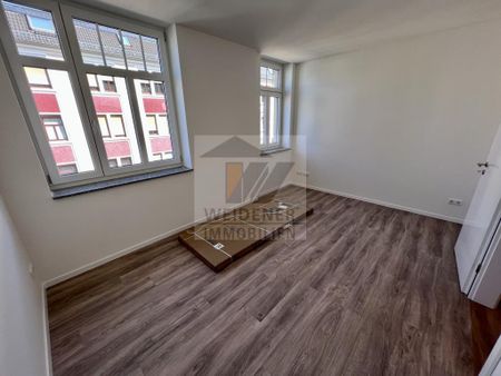 Hochwertiges Wohnen mit allen Extras! Zweitbezug nach Komplettsanierung! - Photo 3